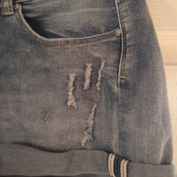 Distressed Jeans Shorts - Picture 4 of 5